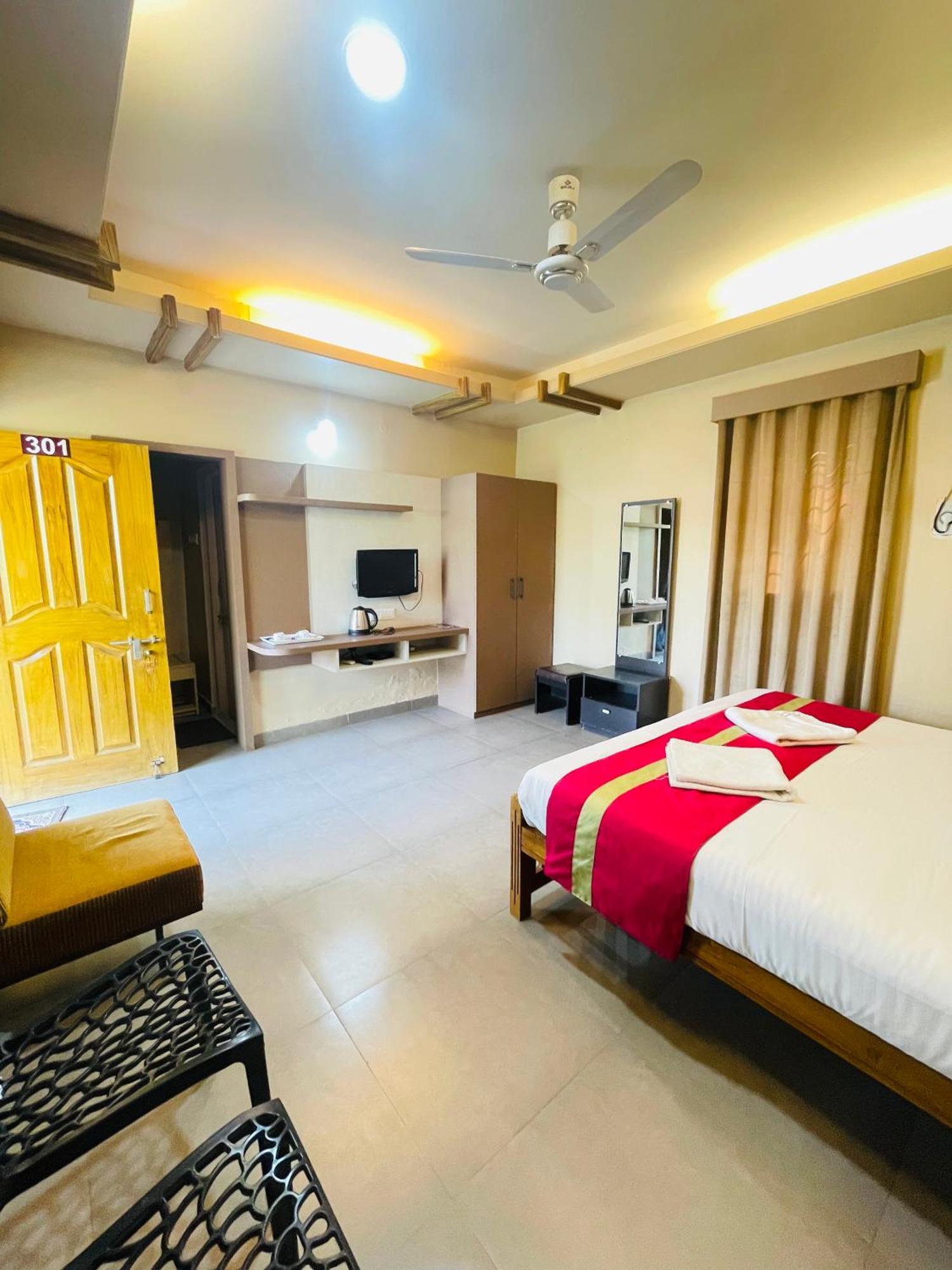 Lighthouse Waterpark And Resort Mansar Exterior foto